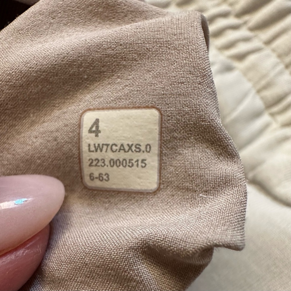 🩷 Lululemon Softstreme High-Rise Short 4"  Size 4 Bone - Picture 8 of 11
